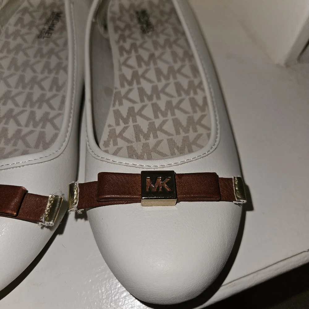 Michael Kors girls outlet Fulton studded moccasin size 3